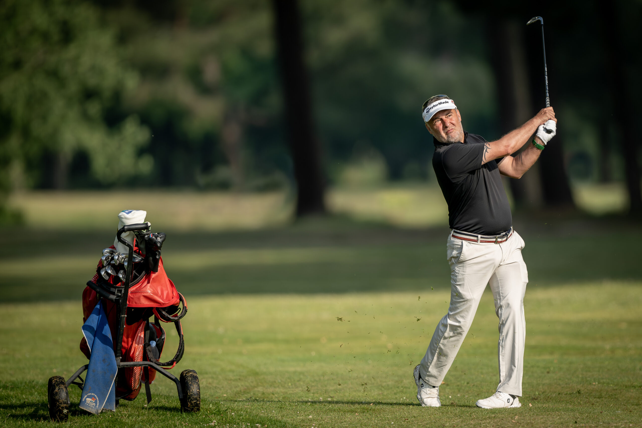 A player on the fairways of Golf du Sauternais